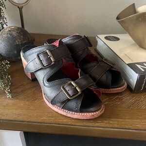 Freebird size 7 Caprice sandals black